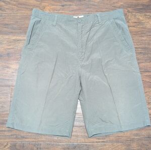 Woolrich Fieldstone Flat Front Shorts in Gray 10" Inseam